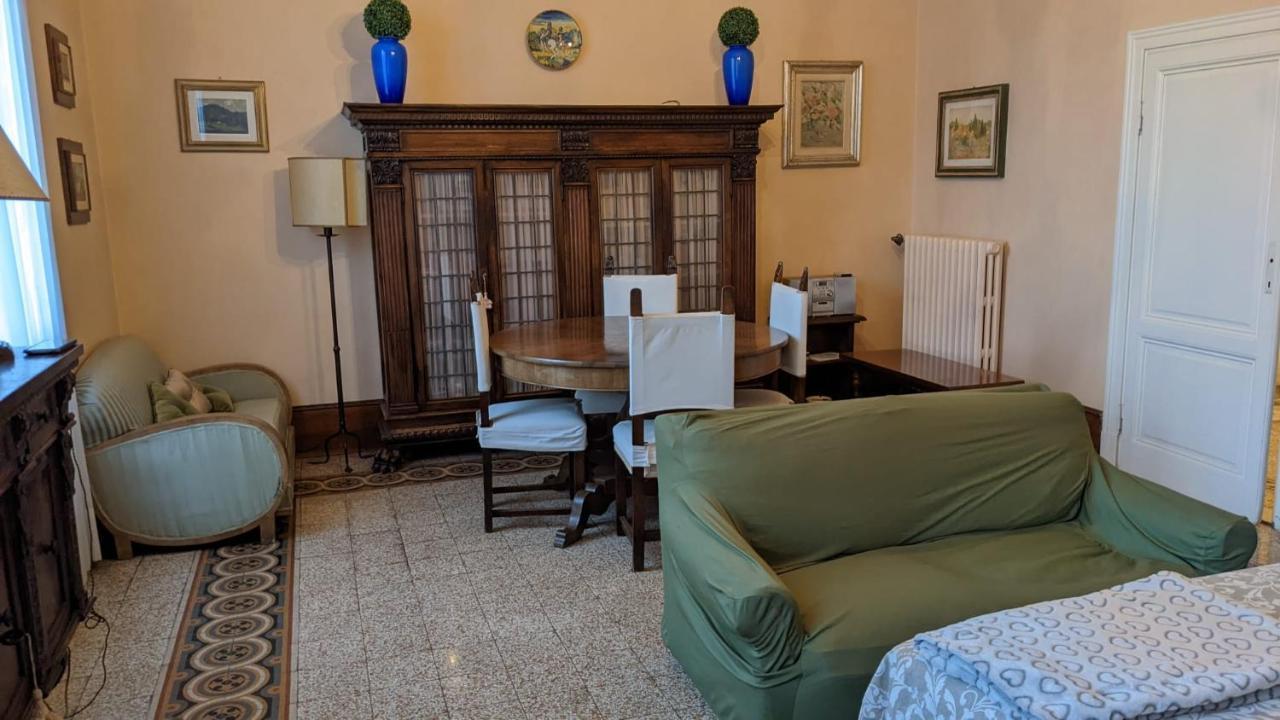 Double Bedroom In Beautiful 30'S Style Apartment Florence Exterior photo